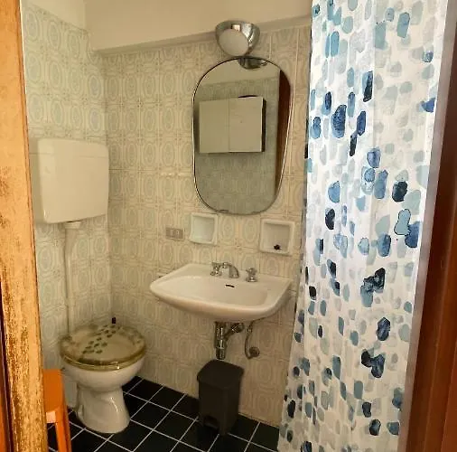 Sea Front Attic Apartmán *