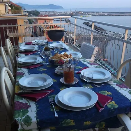 Apartment Sea Front Attic Chiavari